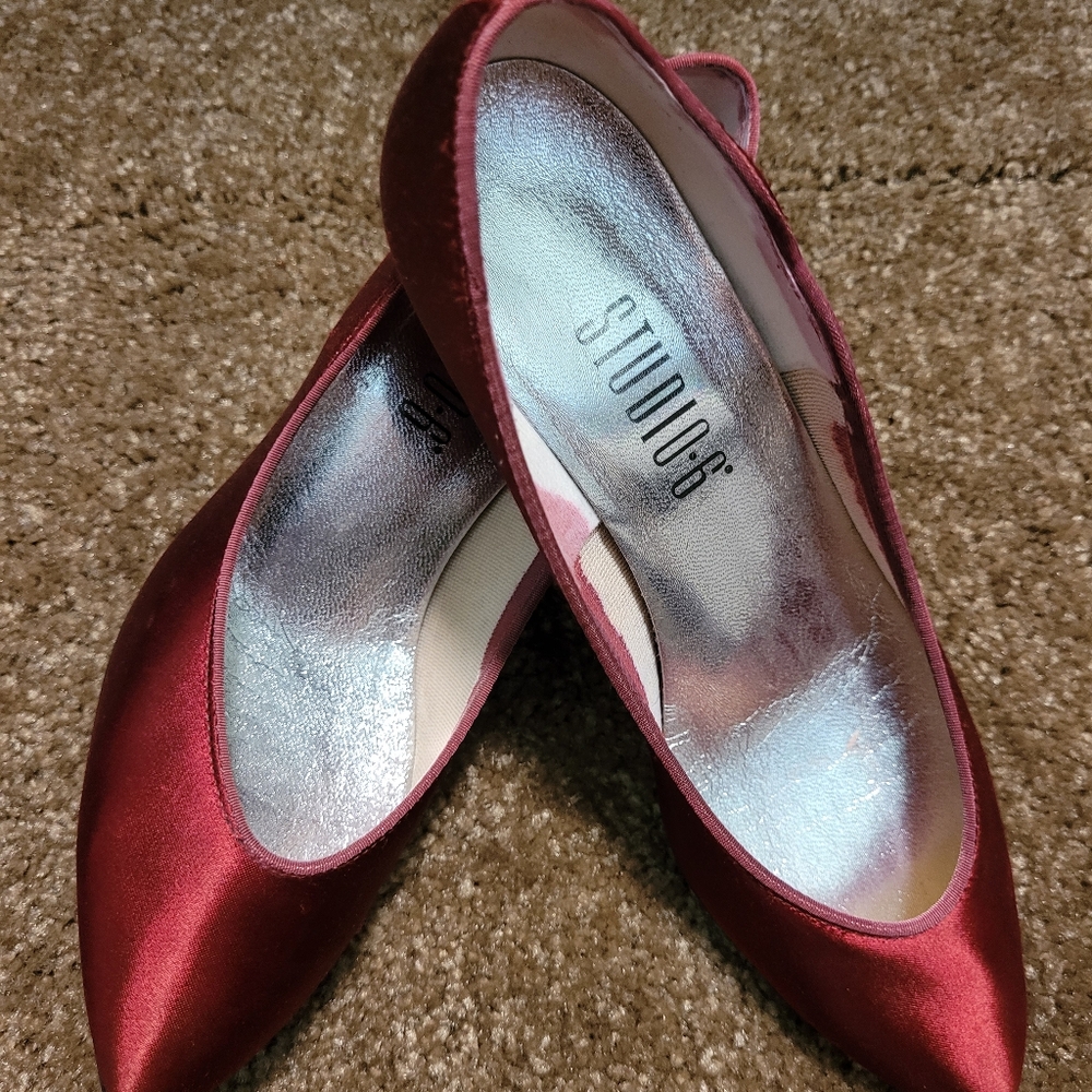 Satin Maroon Dyeable Shoes from Studio 6 Made in USA by Kenny Shoes, size 5.5
